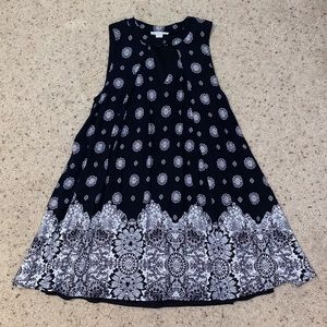Black and white flowy dress